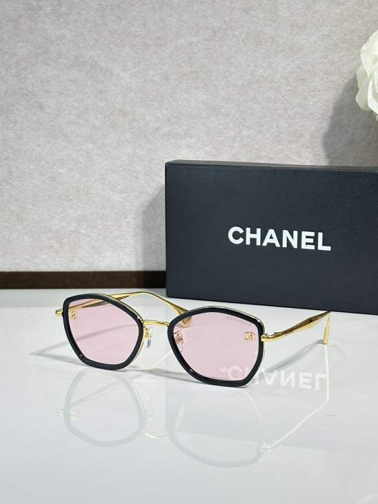 Picture of Chanel Sunglasses _SKUfw77364636fw